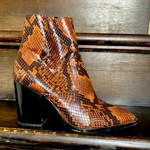 leopard skin Ankle boot